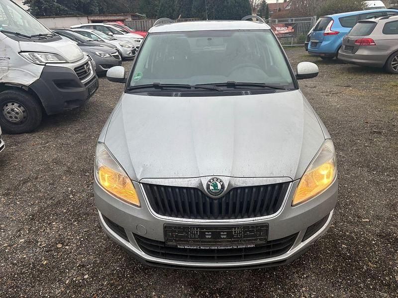 Gebraucht Skoda Fabia Ambiente 90 PS (66 kW) 2010 Silber Kombi