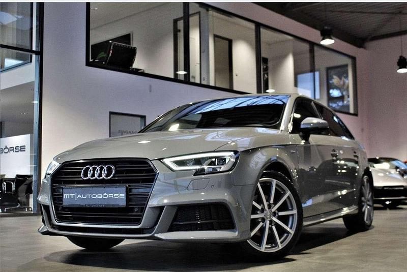 Gebraucht Audi A3 Sport 116 PS (85 kW) 2019 Grau Limousine