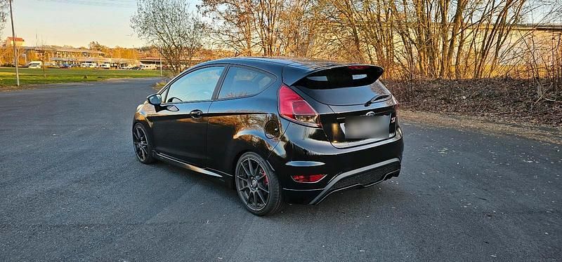 Gebraucht Ford Fiesta ST 182 PS (133 kW) 2015 Schwarz Kleinwagen