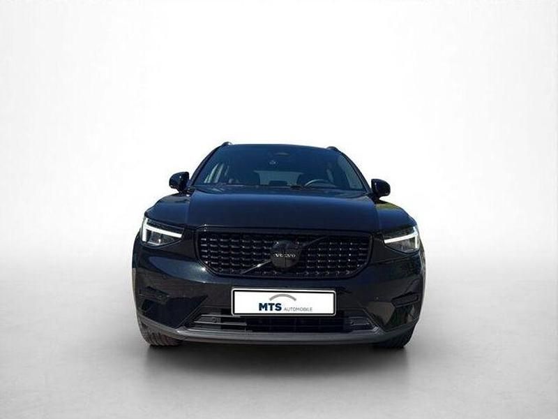 Second-hand Volvo XC40 Plus 163 CP (119 kW) 2025 Negru SUV