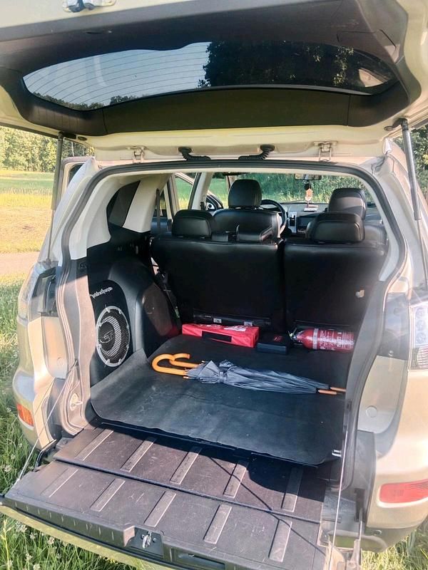 Gebraucht Mitsubishi Outlander 170 PS (125 kW) 2010 Gold SUV