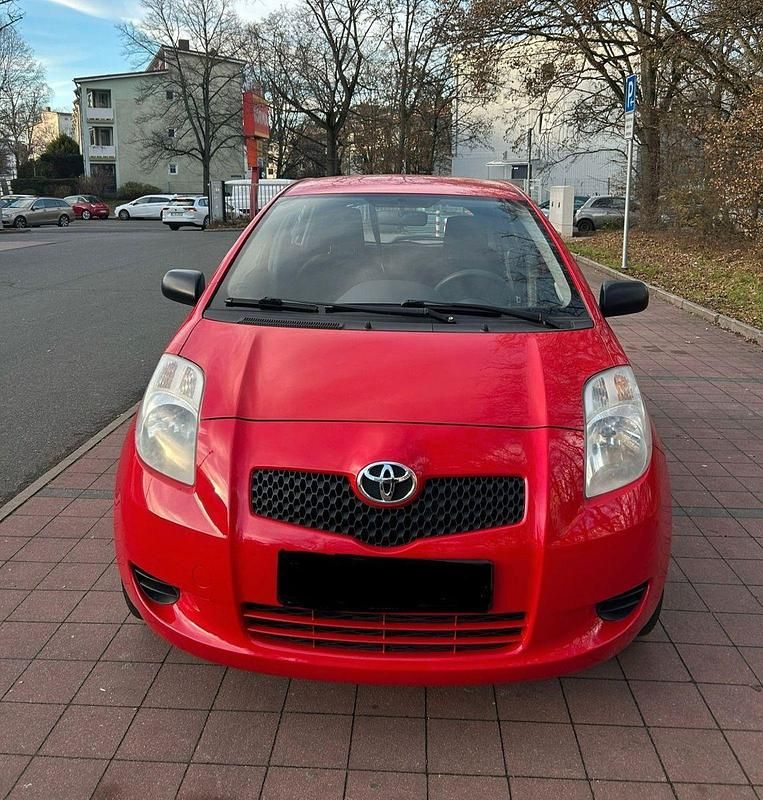 Gebraucht Toyota Yaris 69 PS (50 kW) 2007 Rot Kleinwagen
