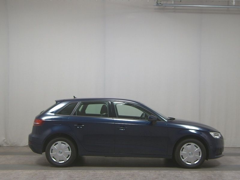 Blau Gebraucht 2020 Audi A3 Advanced Limousine | 17.480 € (Superpreis) - Bild 1/4