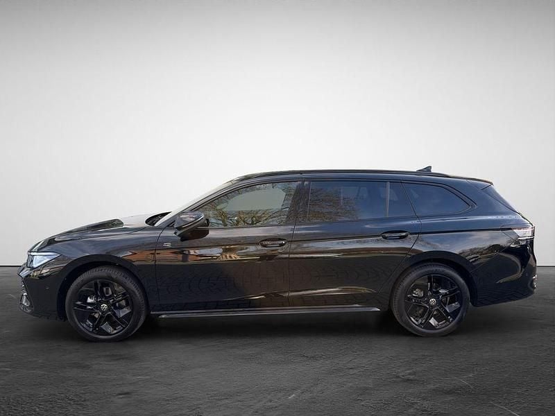 Neu VW Passat R-line 150 PS (110 kW) 2026 Schwarz Kombi