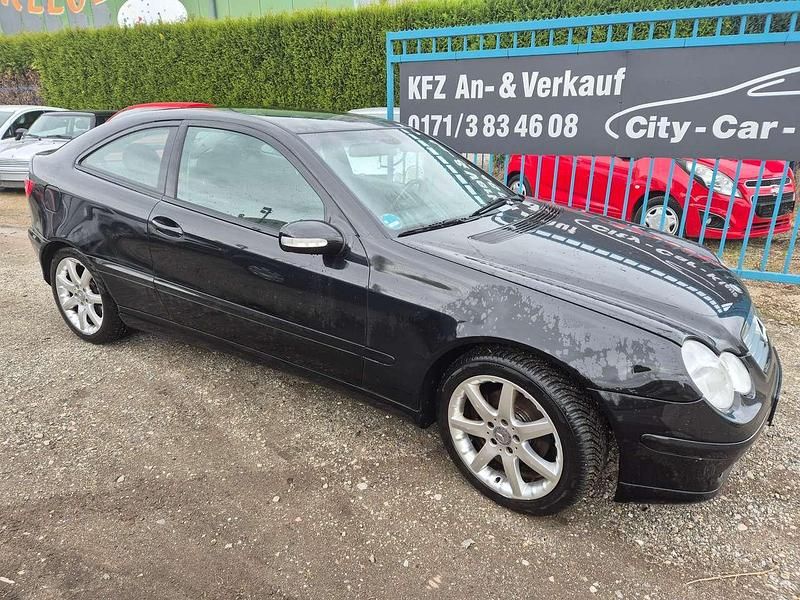 Gebraucht Mercedes C200 163 PS (119 kW) 2002 Schwarz Coupé