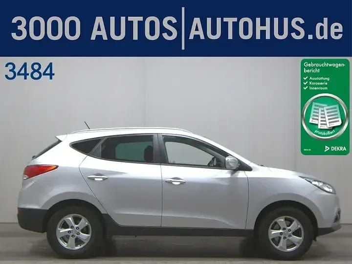 Rot Gebraucht 2014 Hyundai ix35 Edition SUV | 9.950 € (Fairer Preis) - Bild 1/4