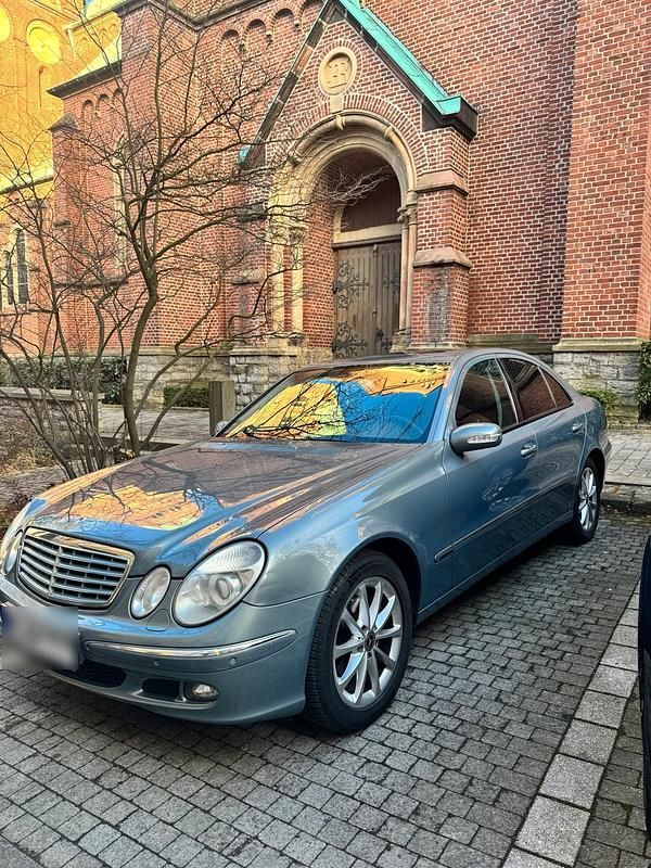 Gebraucht Mercedes E280 242 PS (177 kW) 2006 Grau Limousine