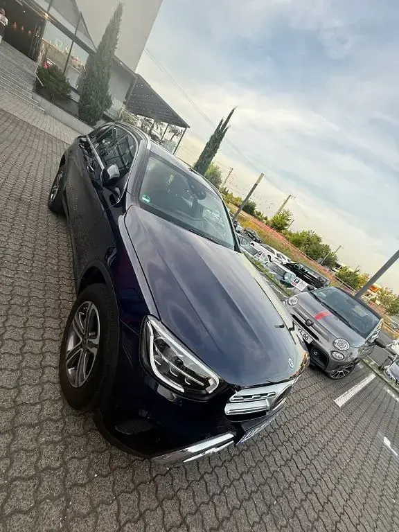 Gebraucht Mercedes GLC300e 320 PS (235 kW) 2022 Schwarz SUV