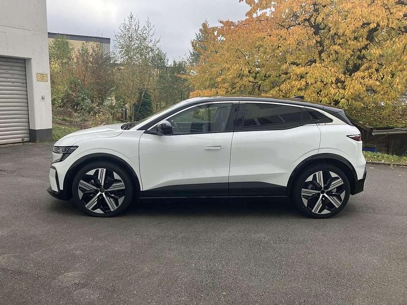 Gebraucht Renault Megane E-Tech Iconic 55 kW (75 PS) 2024 Weiß Limousine