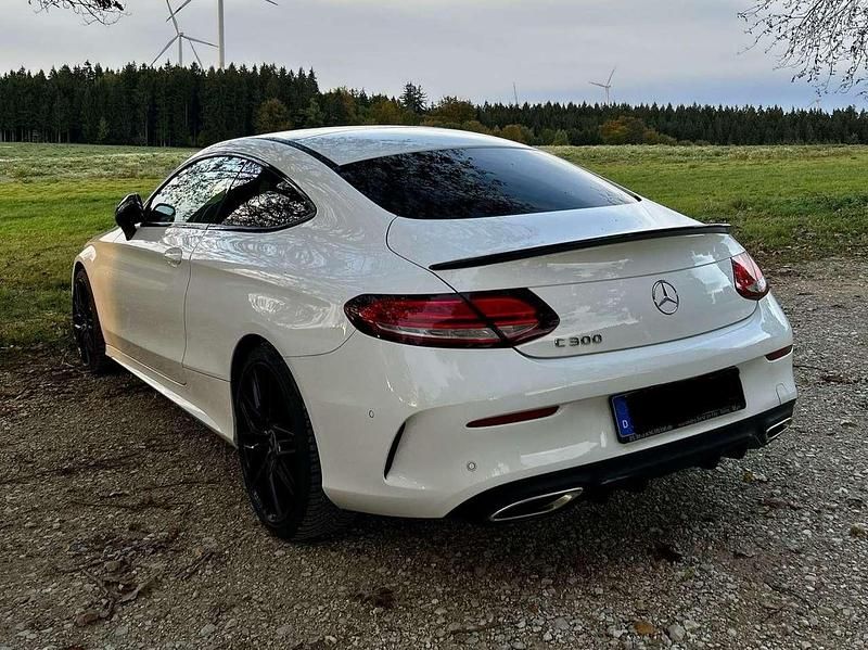 Weiß Gebraucht 2019 Mercedes C300 Coupé | 37.900 € (Etwas zu teuer) - Bild 1/4