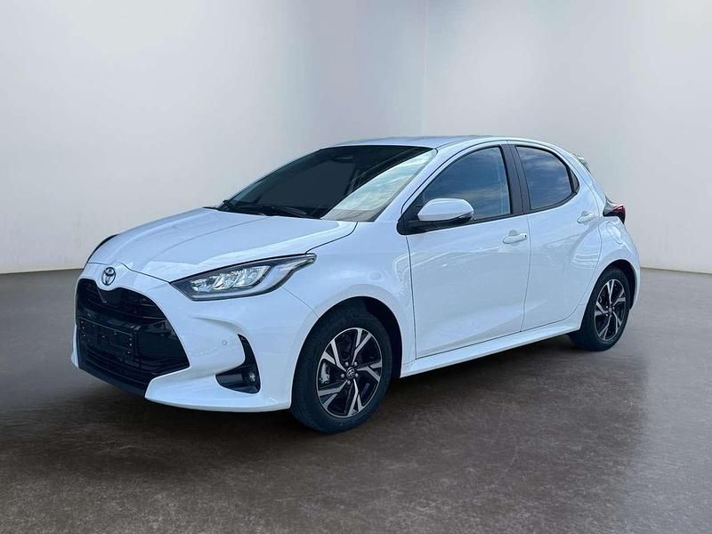 Weiss Neu 2025 Toyota Yaris Hybrid Style Kleinwagen | 22.820 € (Guter Preis) - Bild 1/4