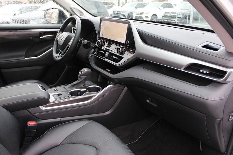 Gebraucht Toyota Highlander Hybrid Luxury 247 PS (181 kW) 2024 Weiß SUV