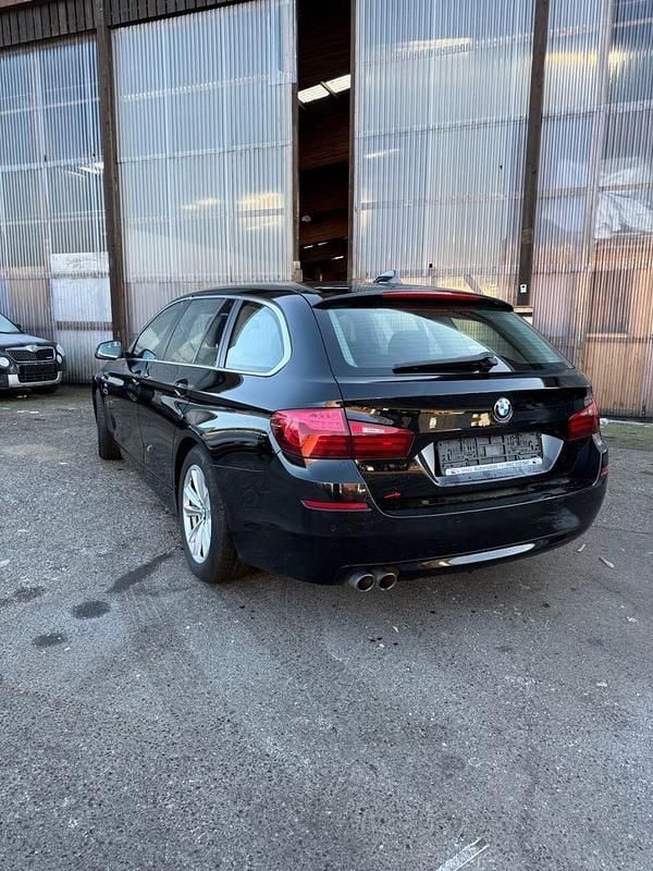 Gebraucht BMW 518 Performance 143 PS (105 kW) 2014 Schwarz Kombi