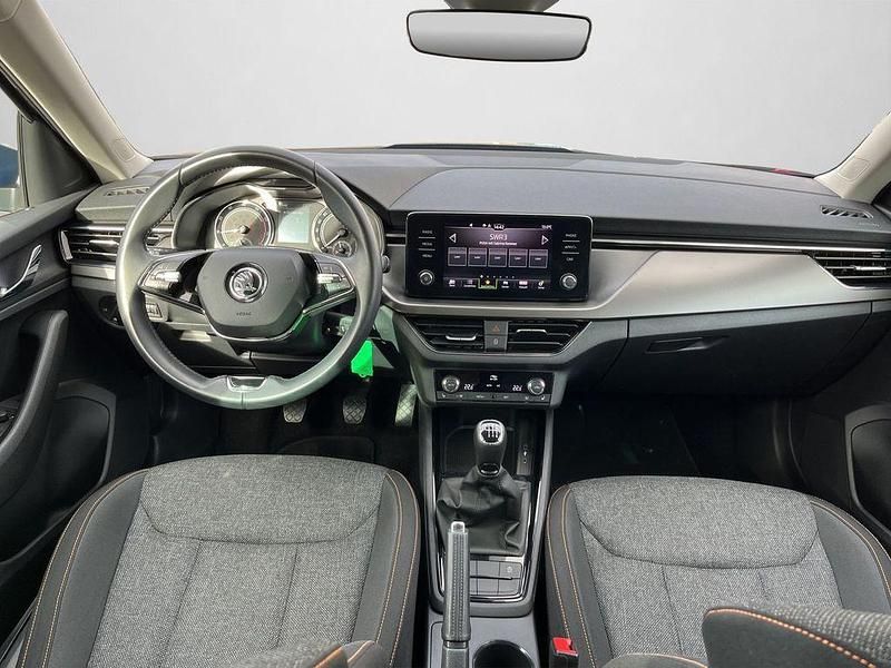 Gebraucht Skoda Kamiq Clever 110 PS (80 kW) 2022 Titanblau metallic (metallic) SUV