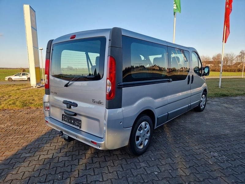 Gebraucht Renault Trafic Expression 114 PS (83 kW) 2014 Silber Van / Kleinbus