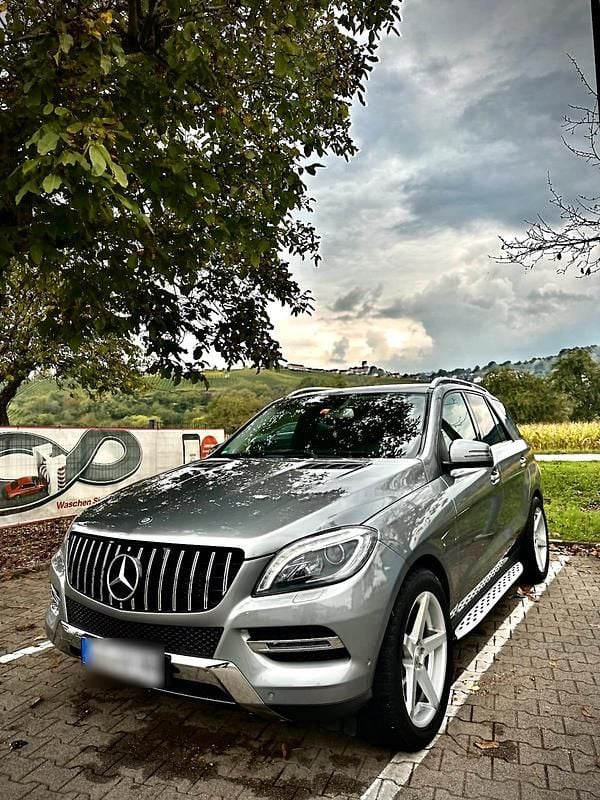 Gebraucht 2013 Mercedes ML350 Premium SUV | 25.500 € (Teuer) - Bild 1/4