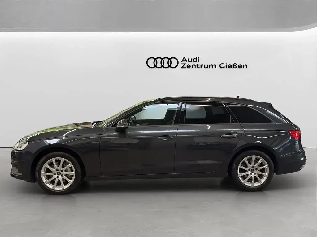 Gebraucht Audi A4 Basis 204 PS (150 kW) 2023 Manhattangrau metallic Kombi