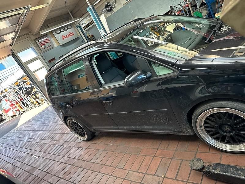 Gebraucht VW Touran 150 PS (110 kW) 2004 Schwarz Van / Kleinbus