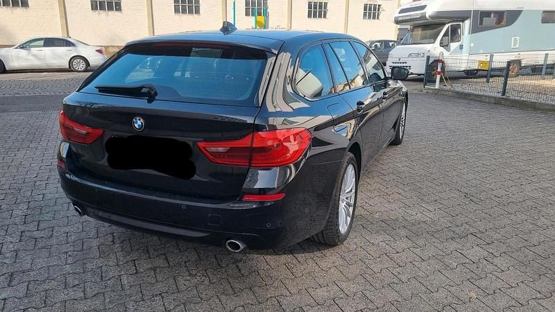 Gebraucht BMW 520 Performance 190 PS (139 kW) 2019 Schwarz Kombi