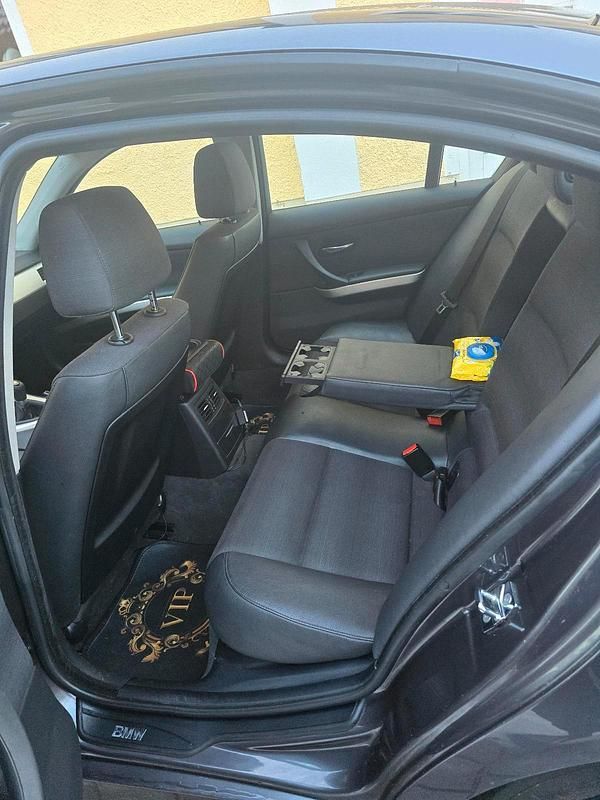 Gebraucht BMW 318 143 PS (105 kW) 2008 Grau Limousine