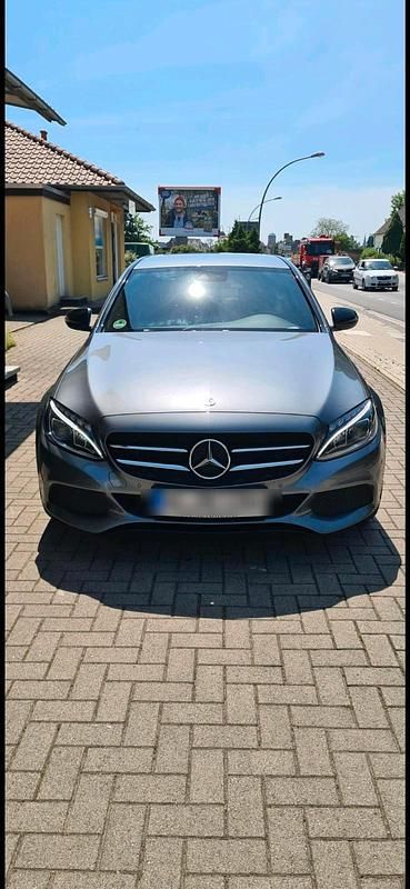 Grau Gebraucht 2016 Mercedes C250 Limousine | 15.650 € (Fairer Preis) - Bild 1/4