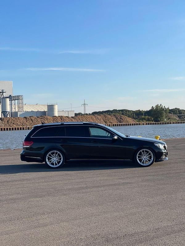 Gebraucht Mercedes E350 Avantgarde 252 PS (185 kW) 2014 Schwarz Kombi