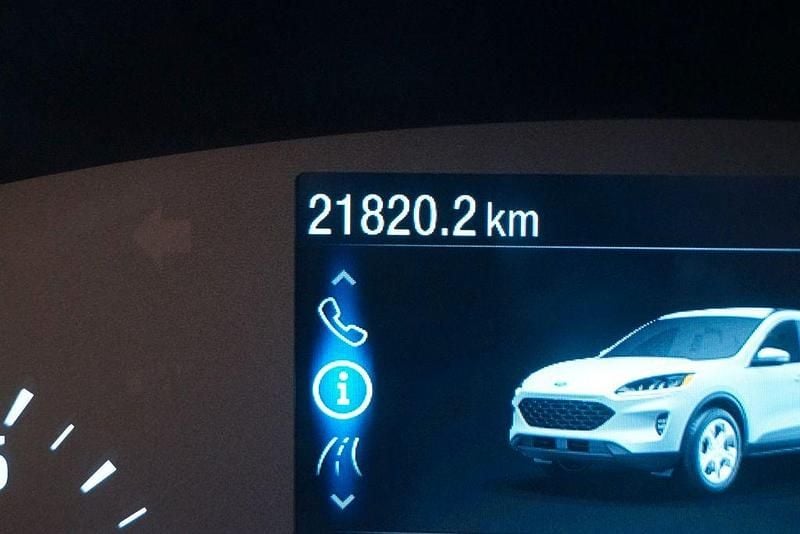 Używany Ford Kuga Cool & Connect 150 KM (110 kW) 2022 Biały SUV