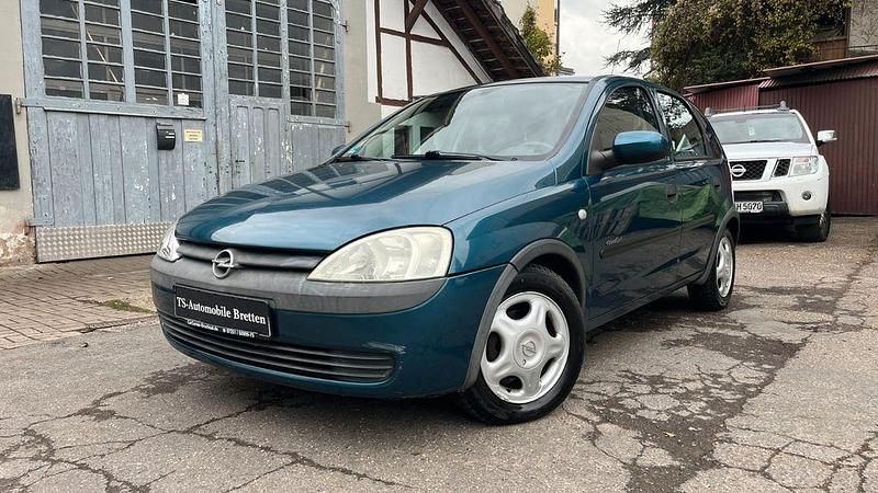 Grün Gebraucht 2001 Opel Corsa Limousine | 1.690 € (Fairer Preis) - Bild 1/4
