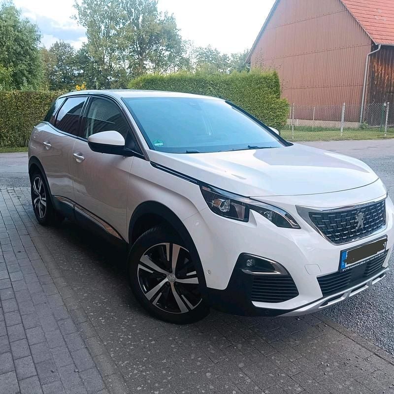 Weiß Gebraucht 2017 Peugeot 3008 SUV | 15.400 € (Guter Preis) - Bild 1/4