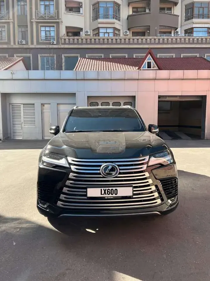 Neu Lexus LX600 415 PS (305 kW) 2026 Black jet ravon SUV