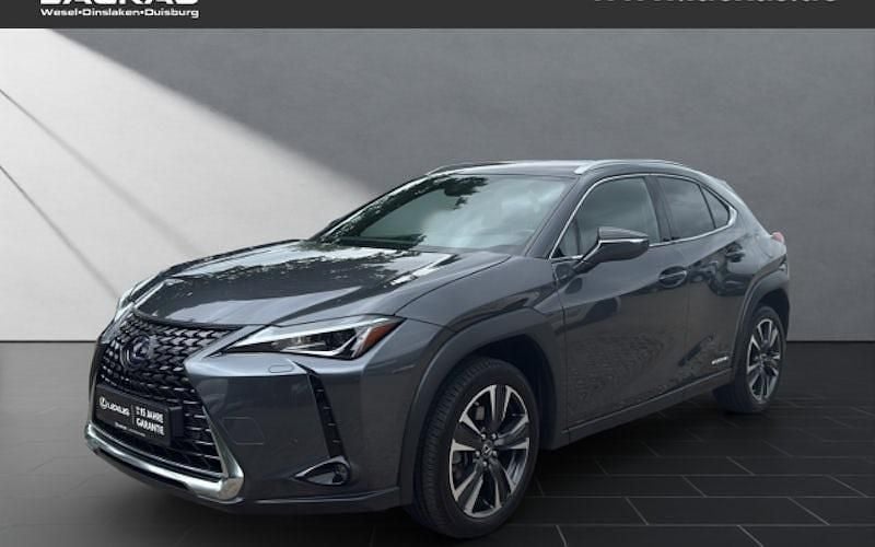 Grau Gebraucht 2022 Lexus UX 250h SUV | 28.450 € (Fairer Preis) - Bild 1/4