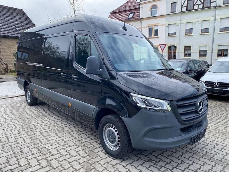 Gebraucht Mercedes Sprinter 163 PS (119 kW) 2019 Schwarz/baltic black Van