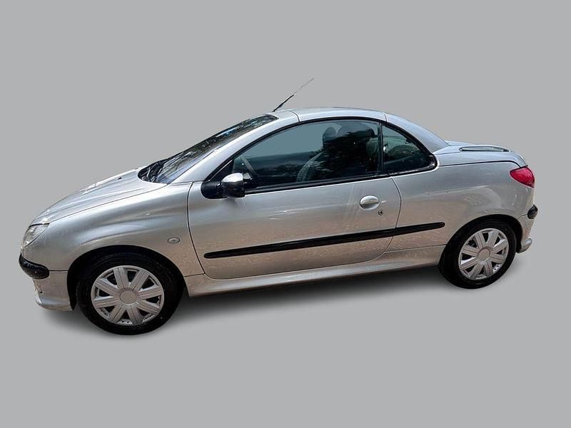 Gebraucht Peugeot 206 CC Platinum 109 PS (80 kW) 2003 Silber Cabrio