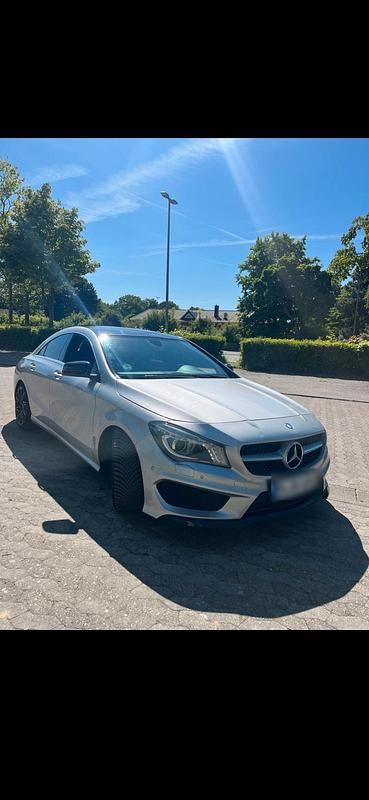 Silber Gebraucht 2013 Mercedes CLA180 Limousine | 12.000 € (Fairer Preis) - Bild 1/4