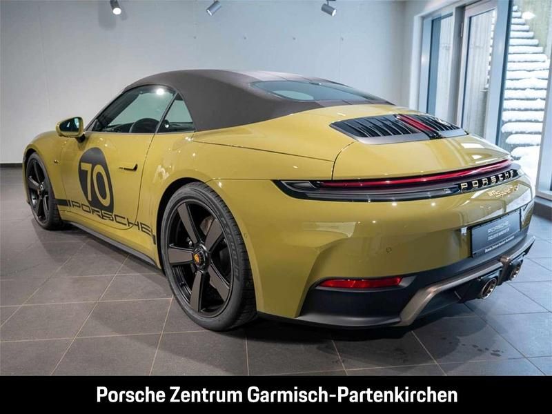 Neu Porsche 911 541 PS (397 kW) 2026 Olive neo Cabrio
