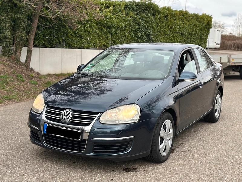 Gebraucht VW Jetta 105 PS (77 kW) 2006 Blau Limousine