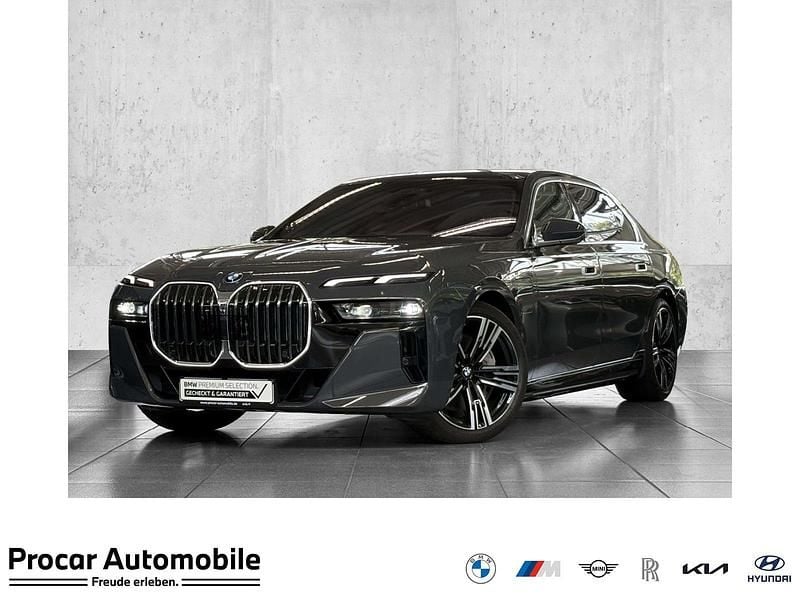 Grau Gebraucht 2024 BMW 750e M Sport Limousine | 99.980 € (Teuer) - Bild 1/4