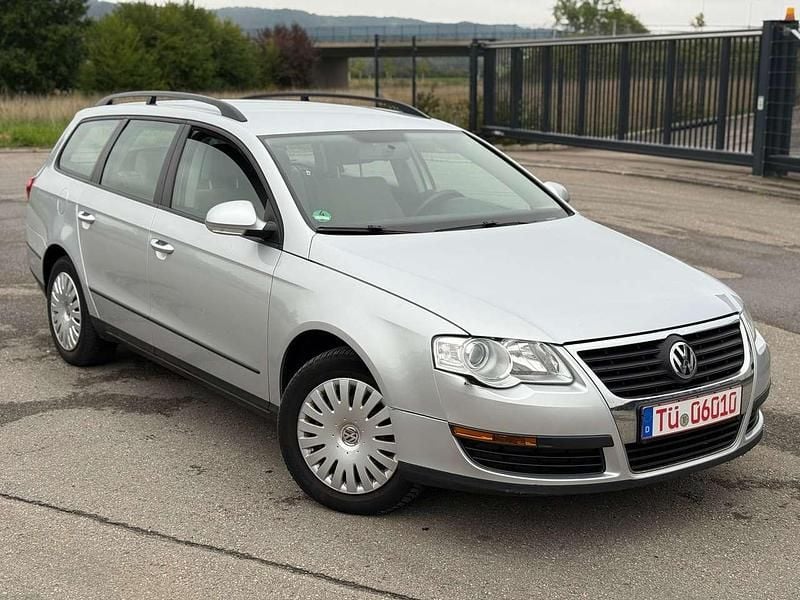 Grau Gebraucht 2009 VW Passat Comfortline Kombi | 3.699 € (Fairer Preis) - Bild 1/4