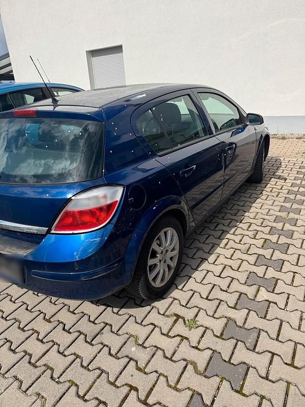 Gebraucht Opel Astra 105 PS (77 kW) 2004 Blau Limousine