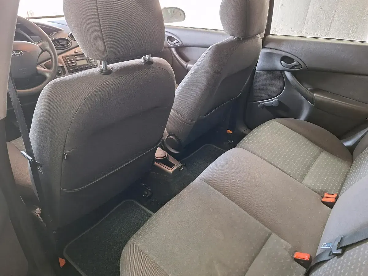 Second-hand Ford Focus 74 CP (54 kW) 2004 Verde Hatchback