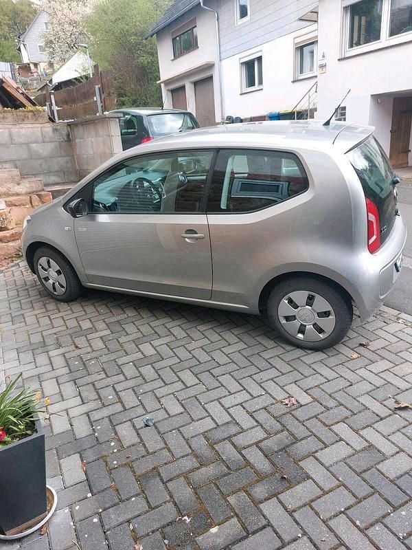 Second-hand VW up! 2015 Argintiu Hatchback