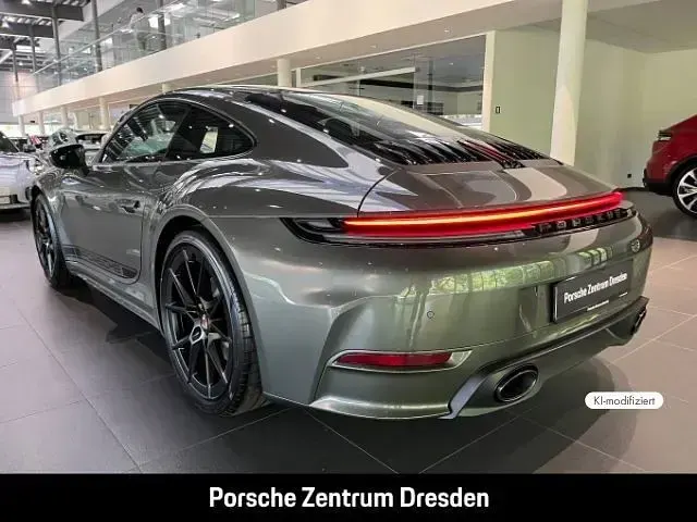 Neu Porsche 911 Carrera 394 PS (289 kW) 2026 Aventuringrünmetallic Coupé