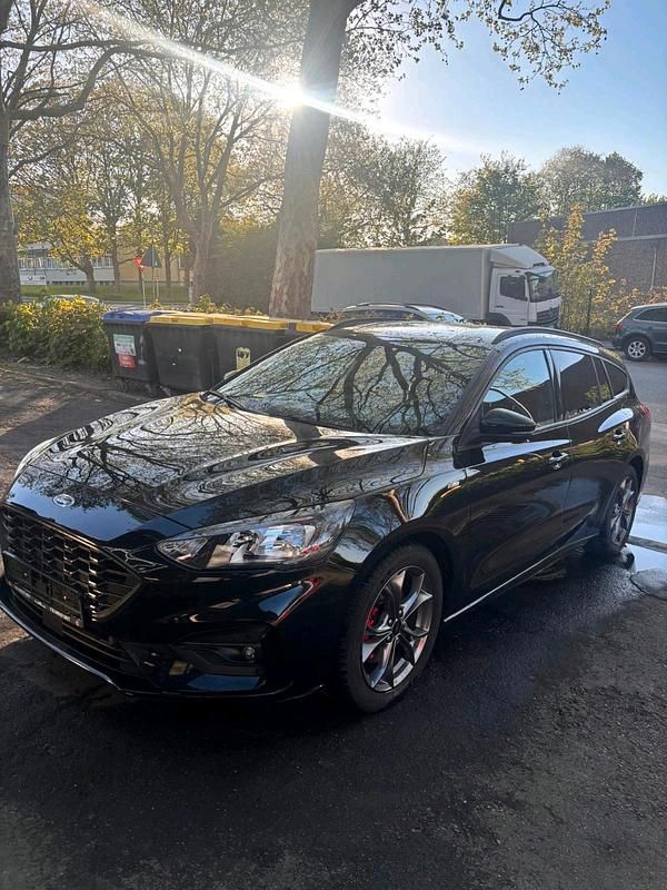 Usata Ford Focus ST-Line 125 CV (91 kW) 2021 Nero Station wagon