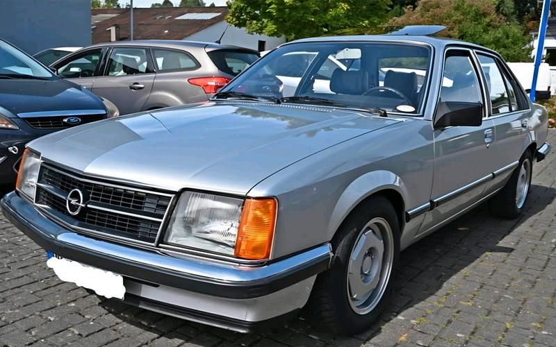Silber Gebraucht 1982 Opel Commodore Limousine | 7.990 € - Bild 1/4