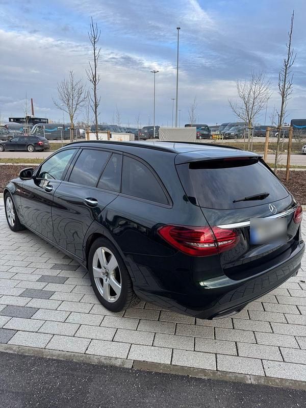 Gebraucht Mercedes C220 190 PS (139 kW) 2018 Grün Kombi