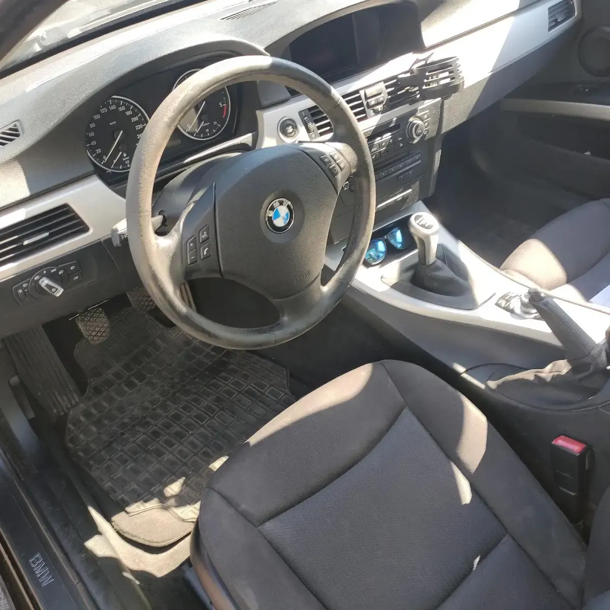 Gebraucht BMW 318 143 PS (105 kW) 2009 Schwarz Kombi