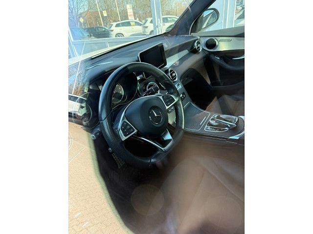 Gebraucht Mercedes GLC250 AMG line 211 PS (155 kW) 2019 Weiß SUV