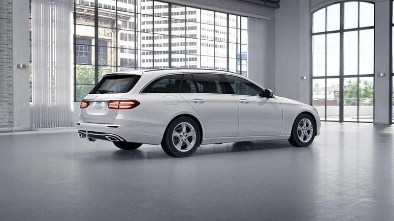 Gebraucht Mercedes E250 211 PS (155 kW) 2016 Unilack polarweiß Kombi