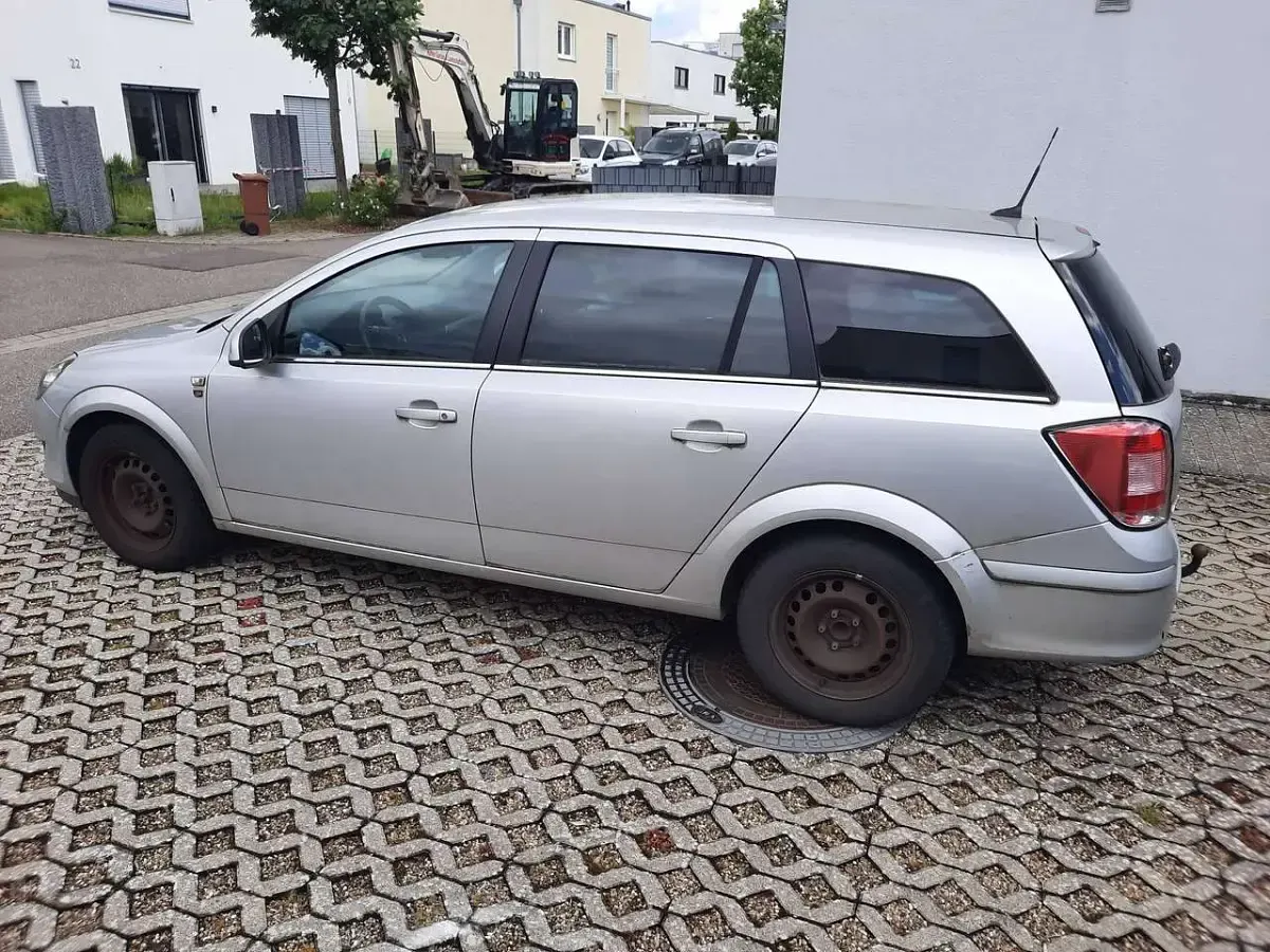 Brugt Opel Astra Edition 110 HK (80 kW) 2010 Grå Stationcar