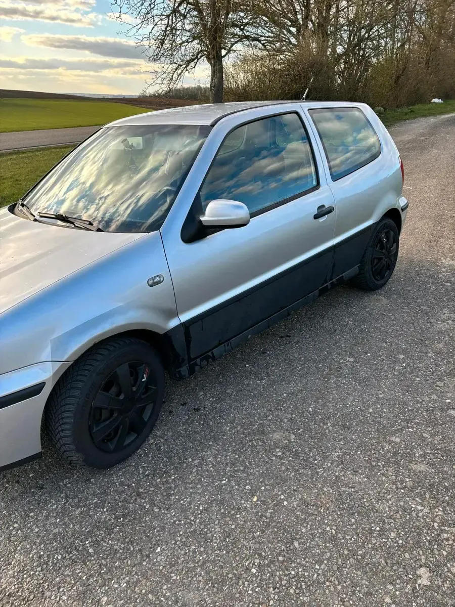 Gebraucht VW Polo 60 PS (44 kW) 2001 Silber Kleinwagen